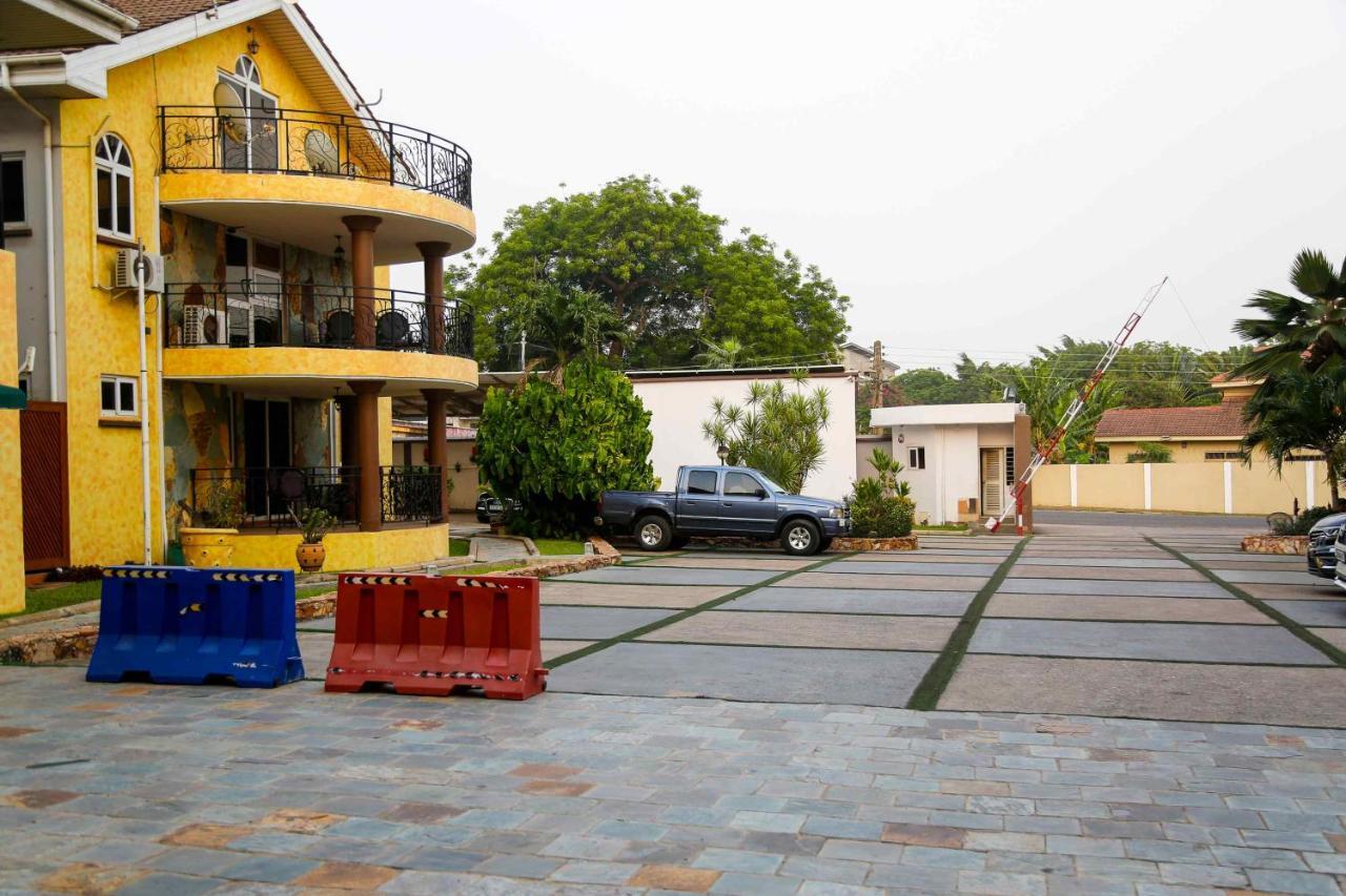 Midindi Hotel Accra Exterior photo